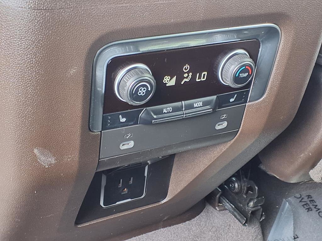 2021 Chevrolet Suburban Z71 photo 14