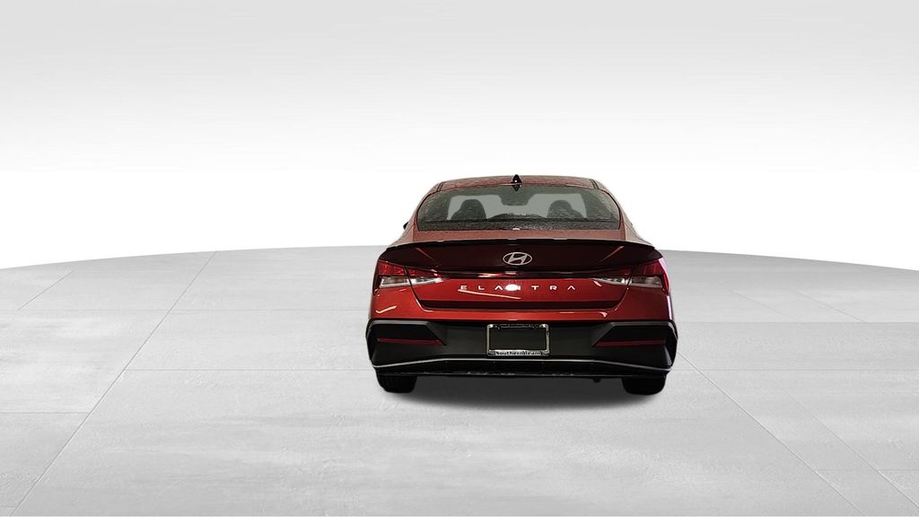 2025 Hyundai Elantra SEL Sport photo 4