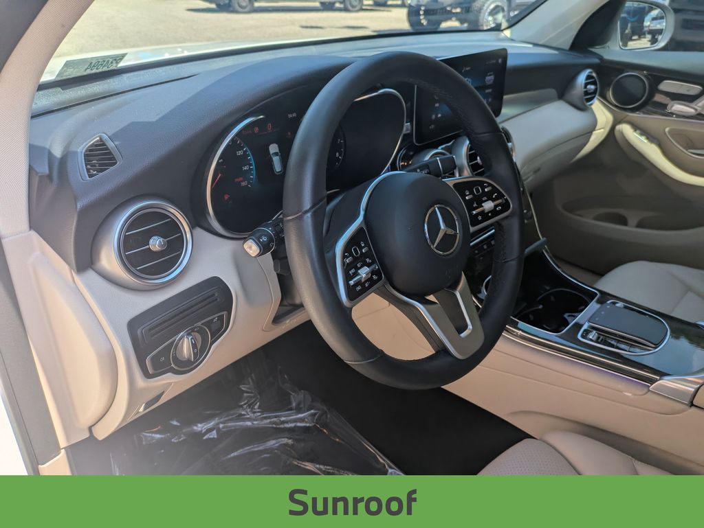 2022 Mercedes Benz GLC 300 photo 10