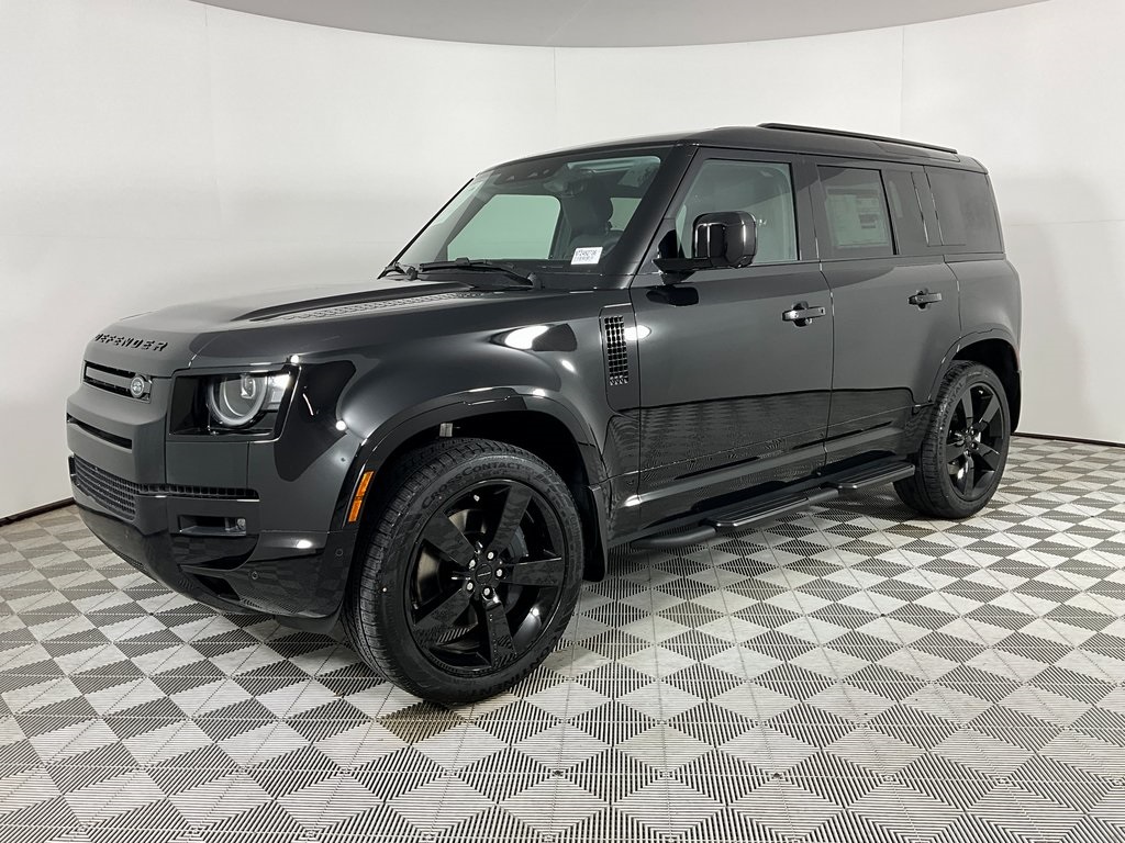 2026 Land Rover Defender X-Dynamic SE's photo