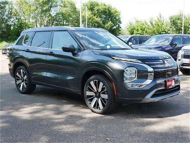 2025 Mitsubishi Outlander SEL's photo