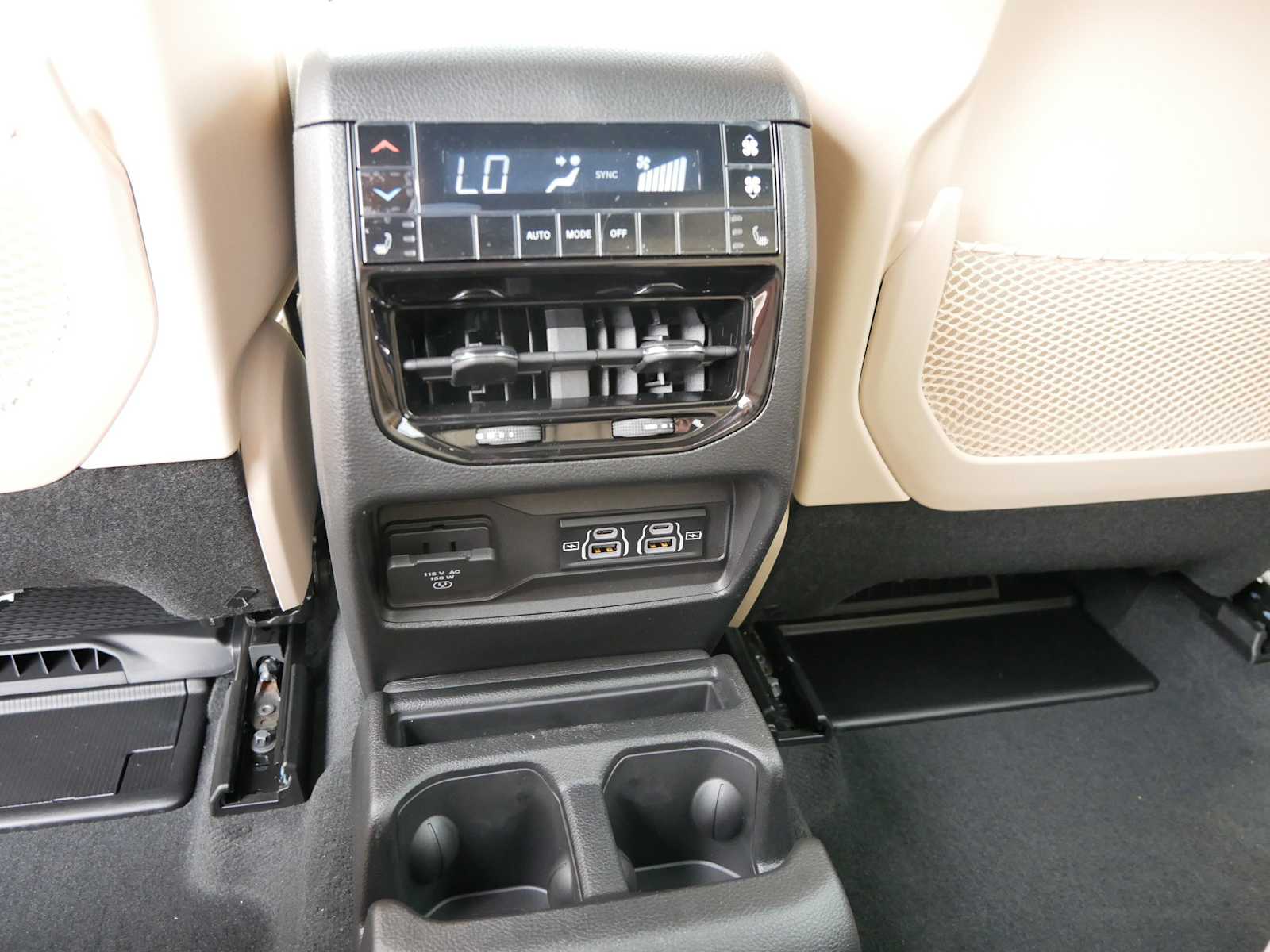 2025 Jeep Grand Cherokee Limited photo 11