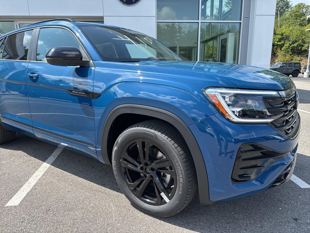 2026 Volkswagen Atlas Cross Sport SEL R-Line photo 17
