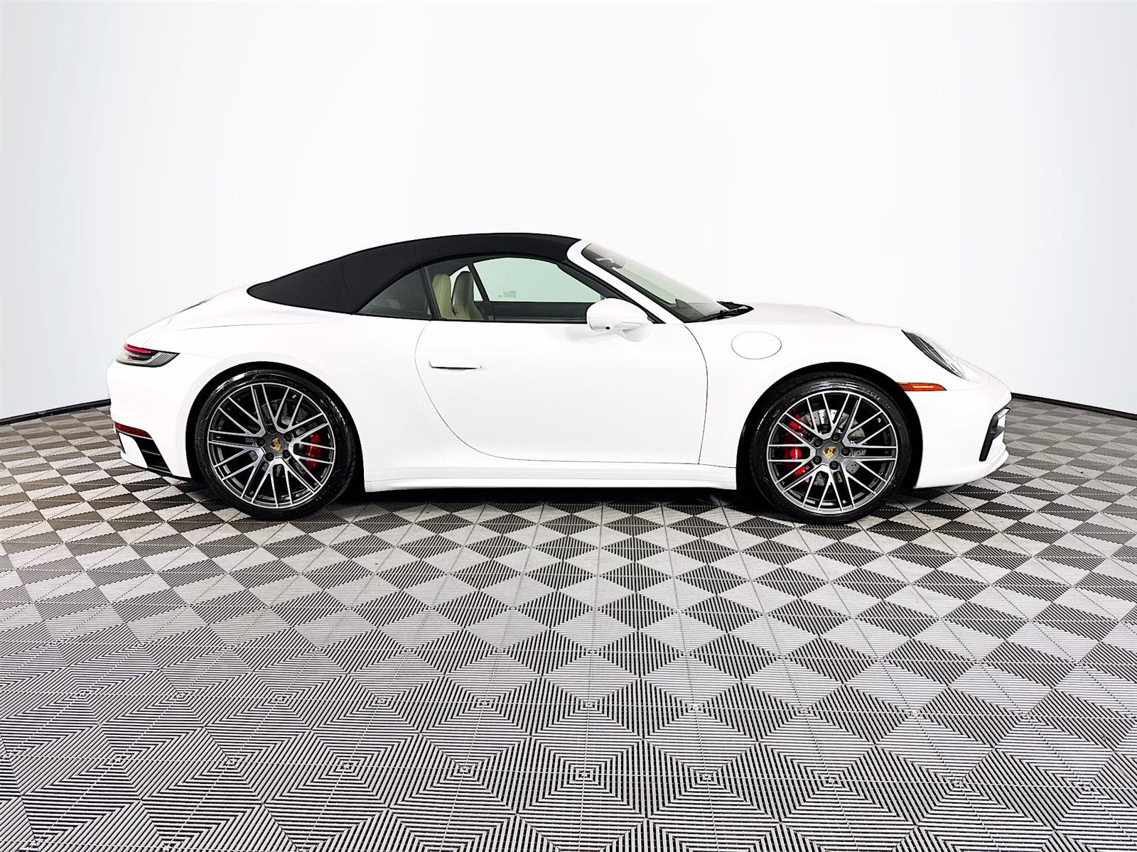 2024 Porsche 911 S photo 4