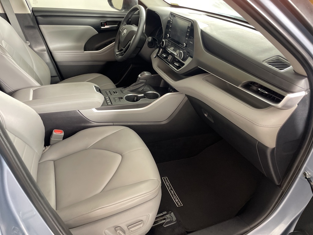 2021 Toyota Highlander XLE photo 45