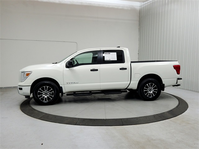 2024 Nissan Titan SV photo 3