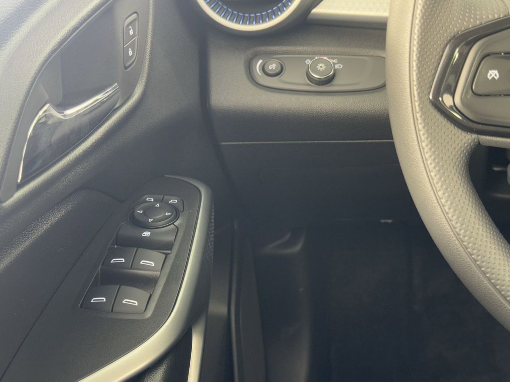 2024 Chevrolet Trax LS photo 22