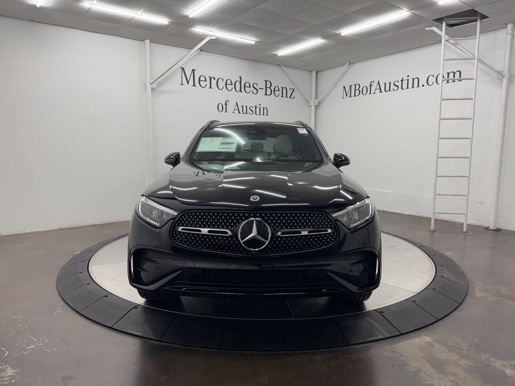2026 Mercedes Benz GLC 300 photo 2
