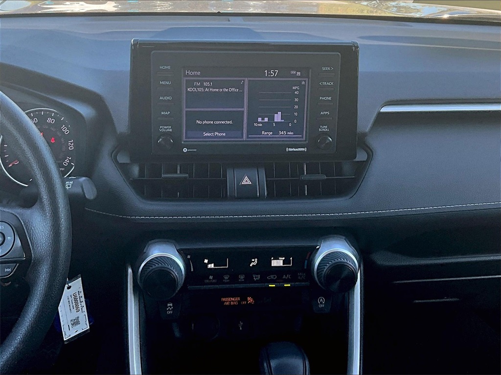 2022 Toyota RAV4 LE photo 18