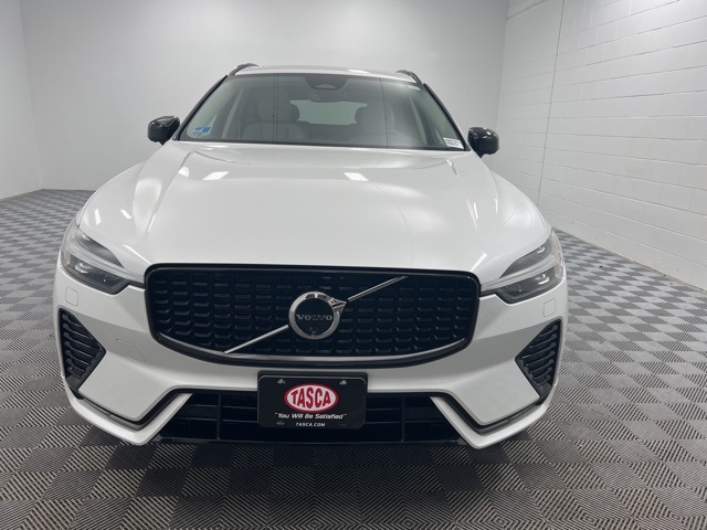 2024 Volvo XC60 B5 Plus photo 3