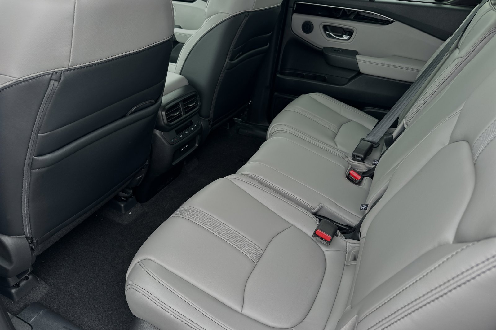 2025 Honda Pilot Touring photo 12