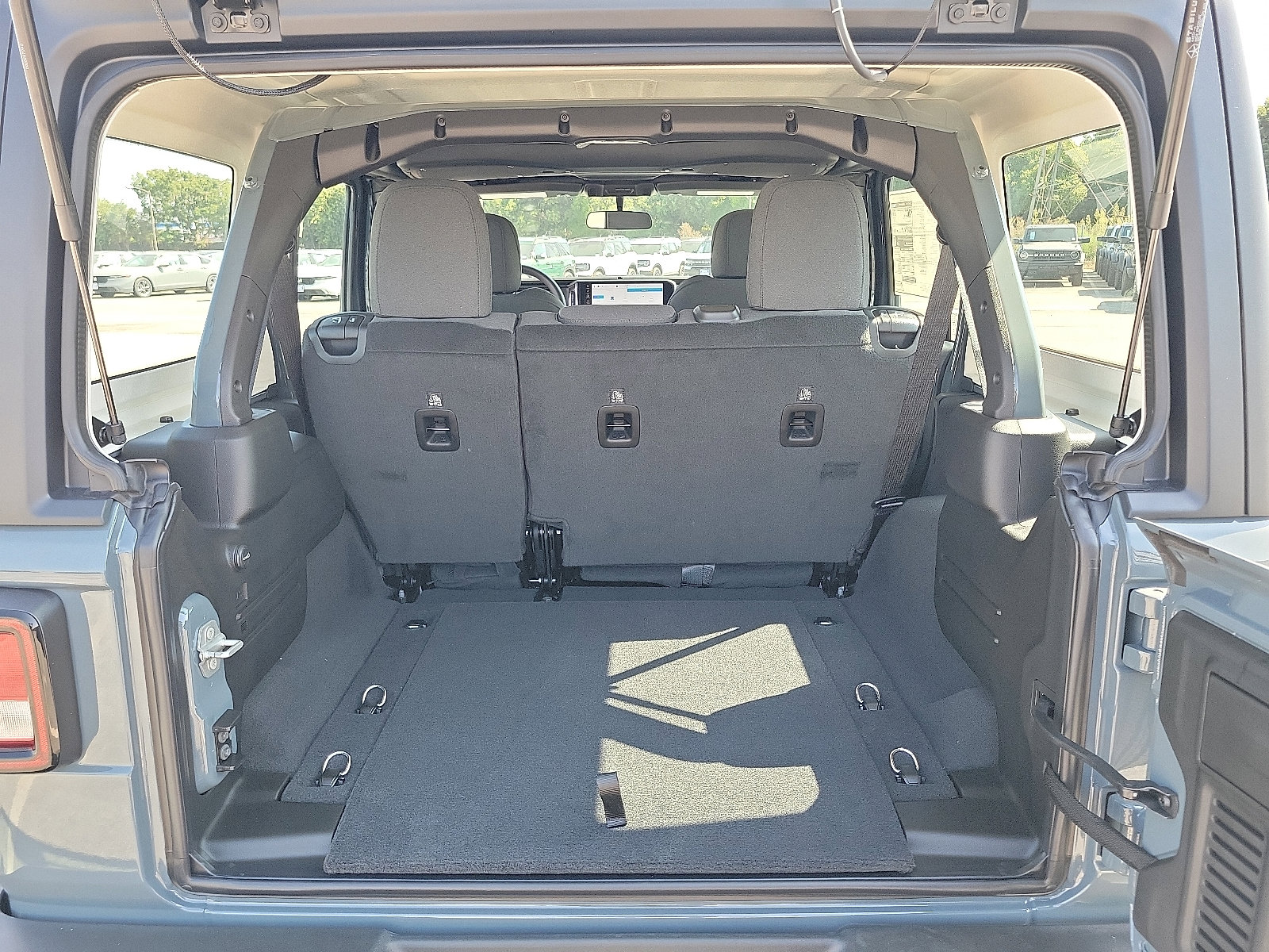 2025 Jeep Wrangler Sport photo 3