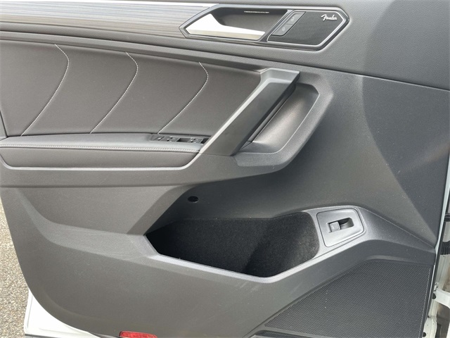 2022 Volkswagen Tiguan SEL Premium R-Line photo 26
