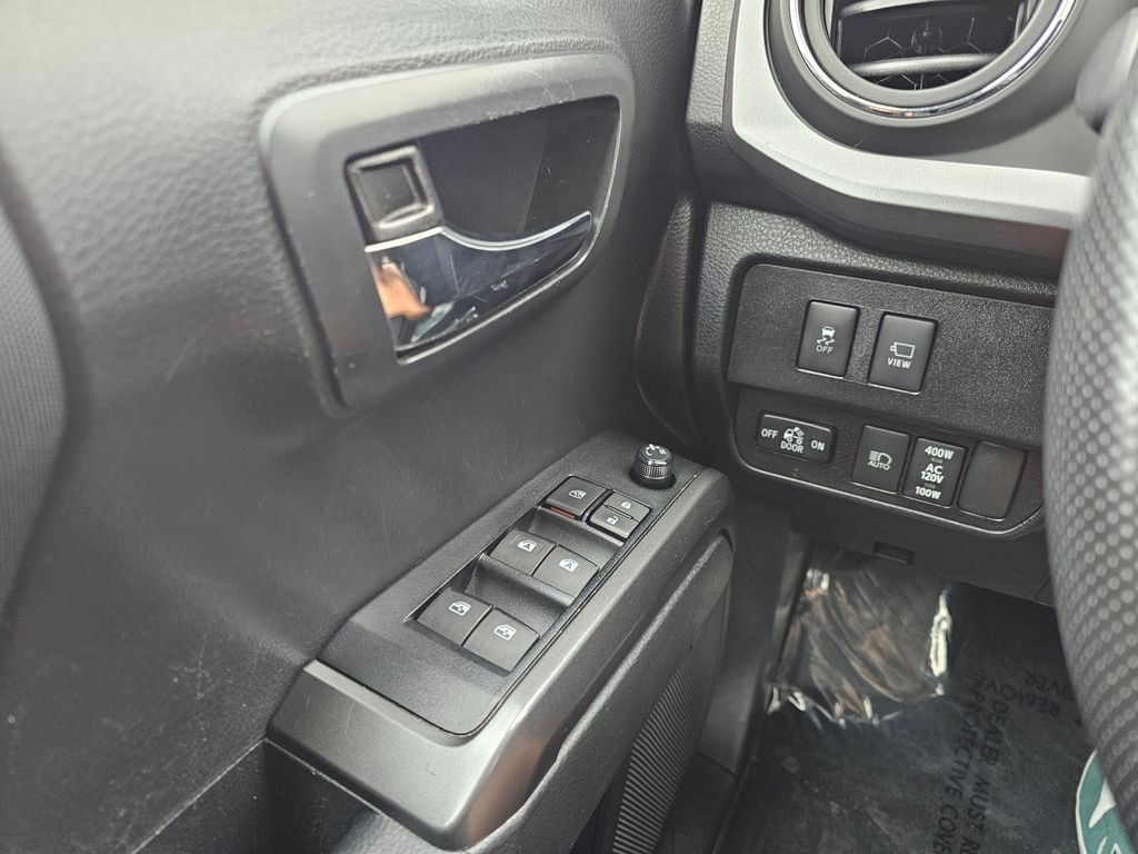 2022 Toyota Tacoma TRD Sport photo 28