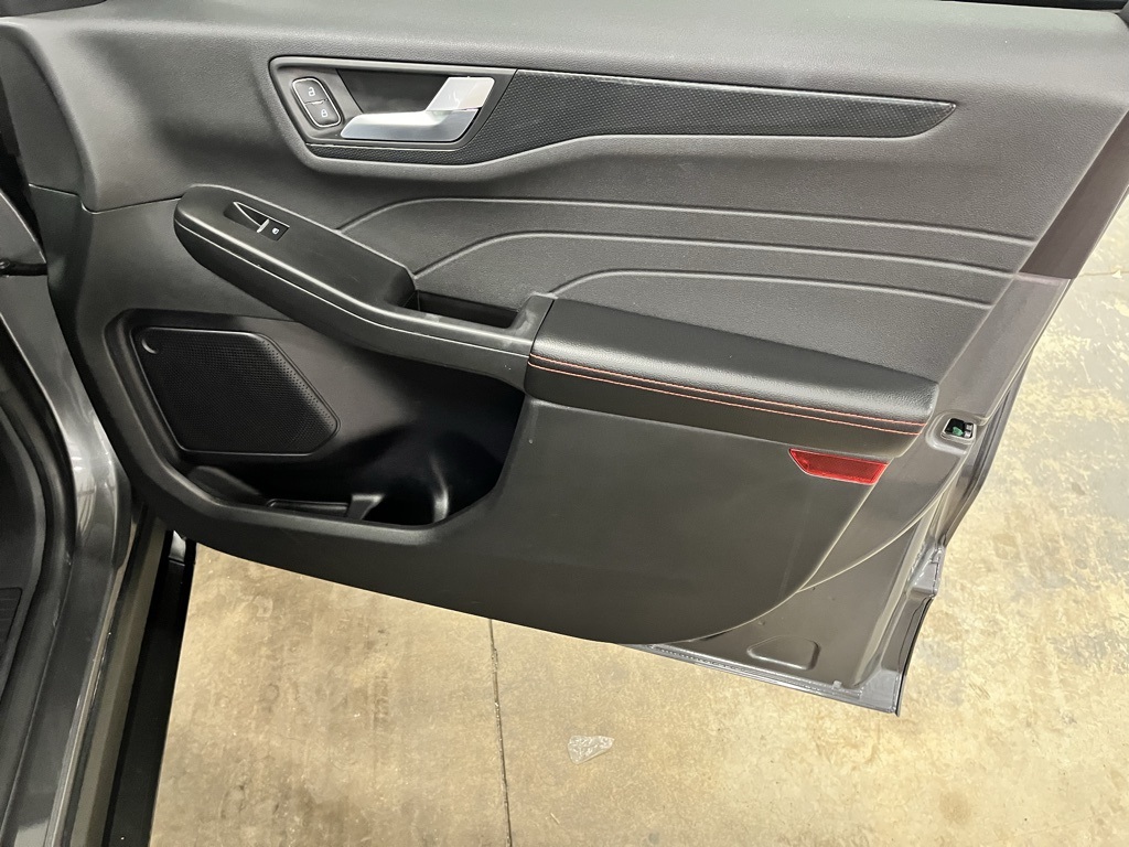 2023 Ford Escape ST-Line photo 19