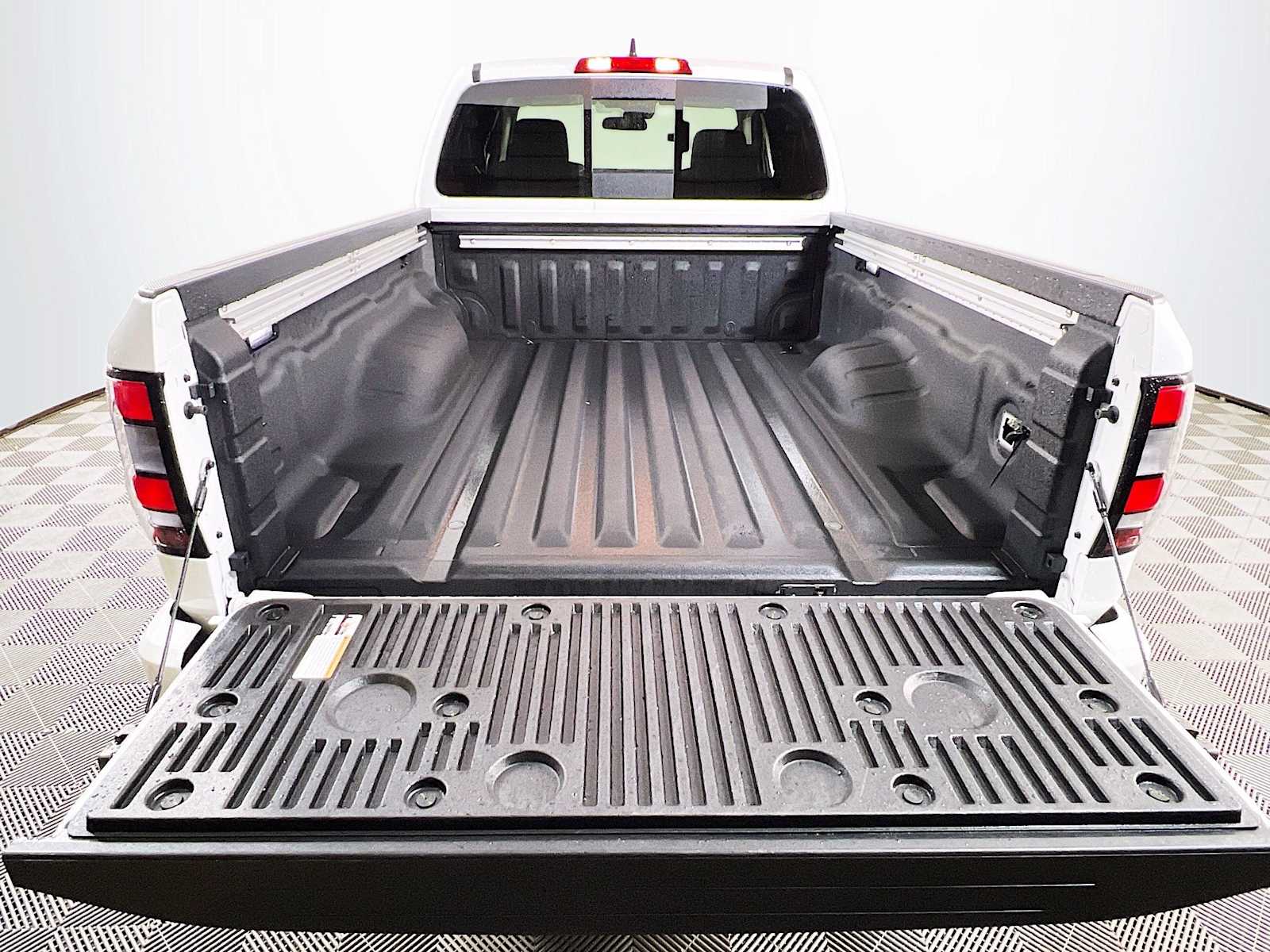 2024 Nissan Frontier SV photo 20