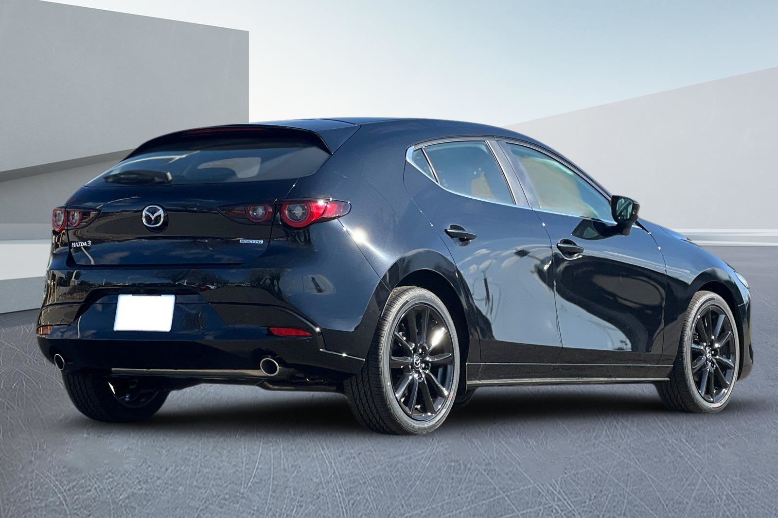 2025 Mazda Mazda3 Hatchback 2.5 Select Sport photo 3