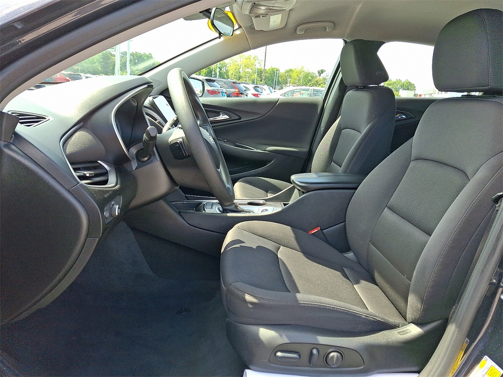 2023 Chevrolet Malibu 1LT photo 11