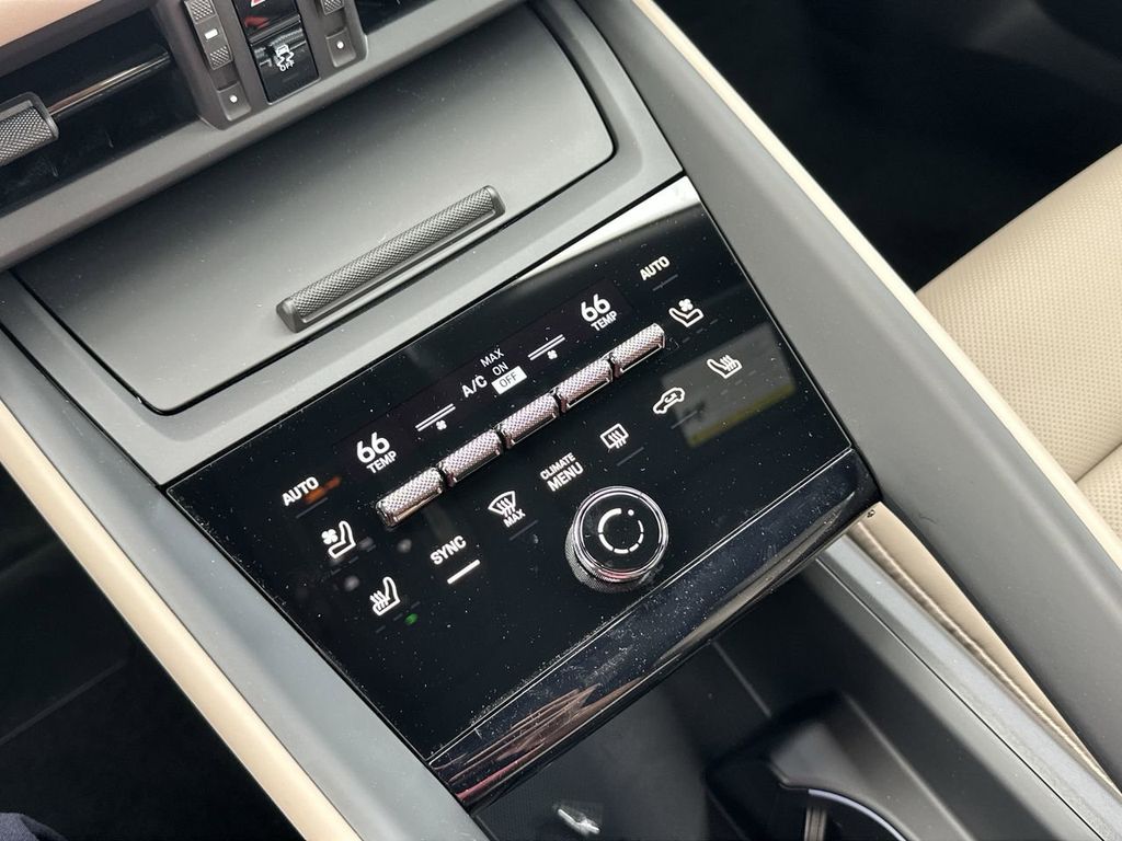 2025 Porsche Macan Electric 4 photo 21