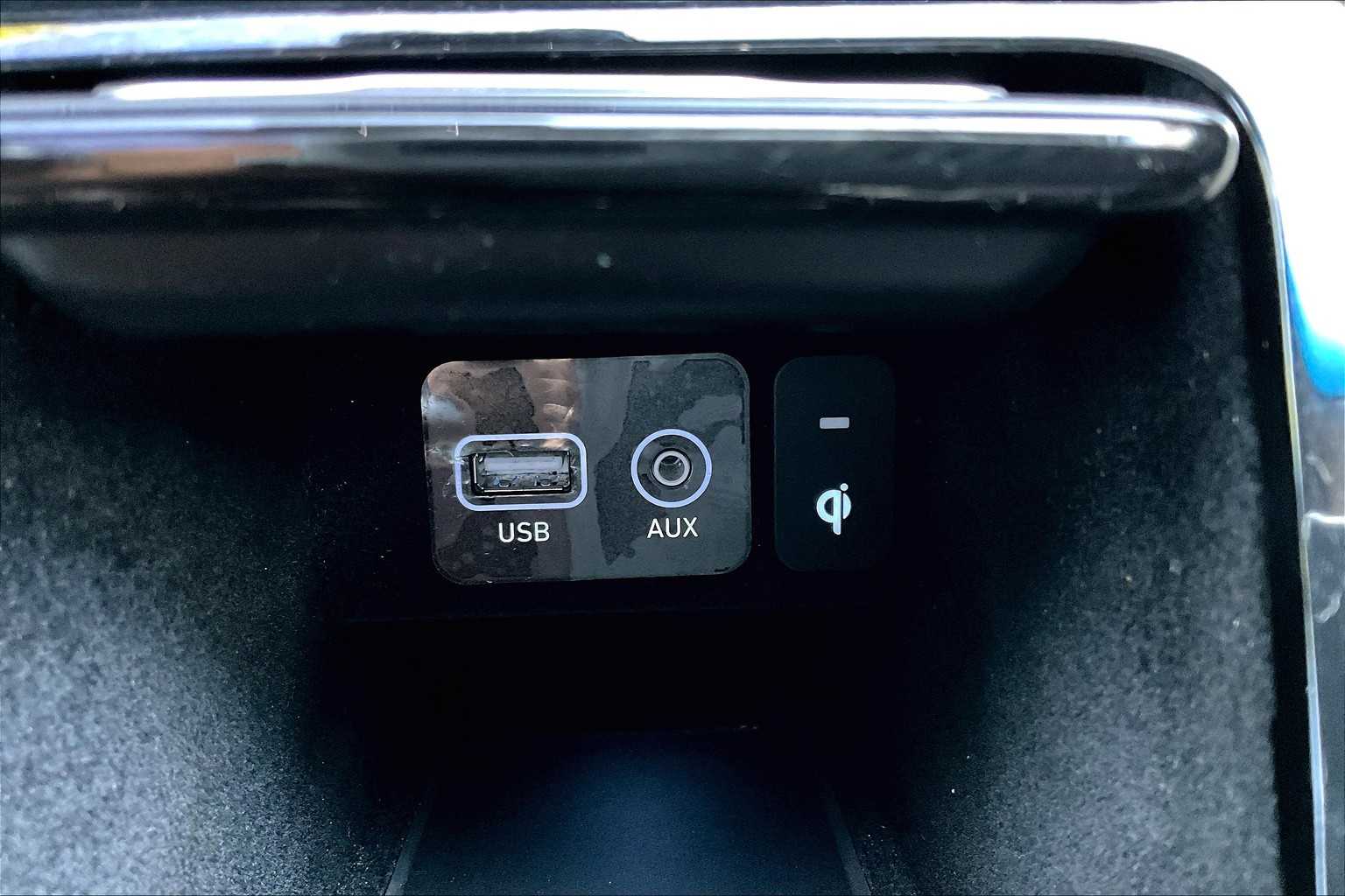 2017 Genesis G90 3.3T Premium photo 30