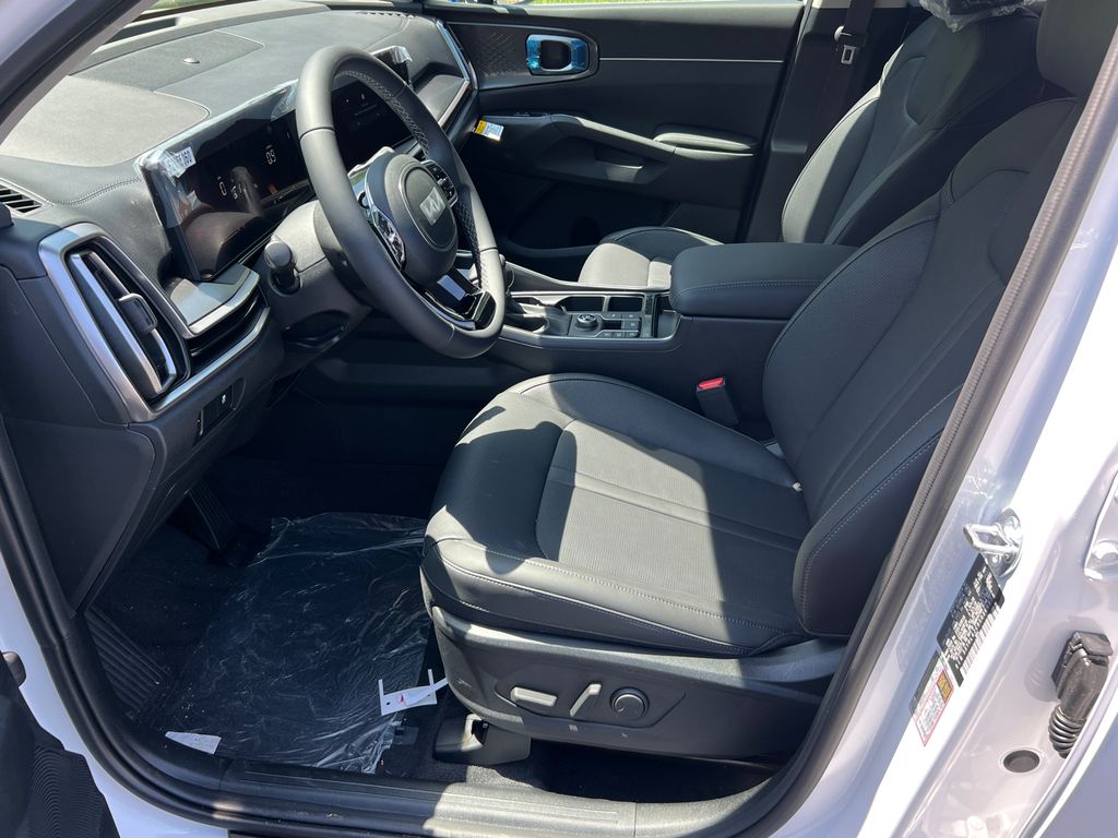 2025 Kia Sorento S photo 6