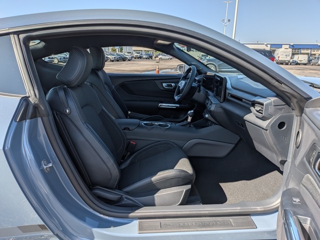 2025 Ford Mustang EcoBoost Premium photo 14
