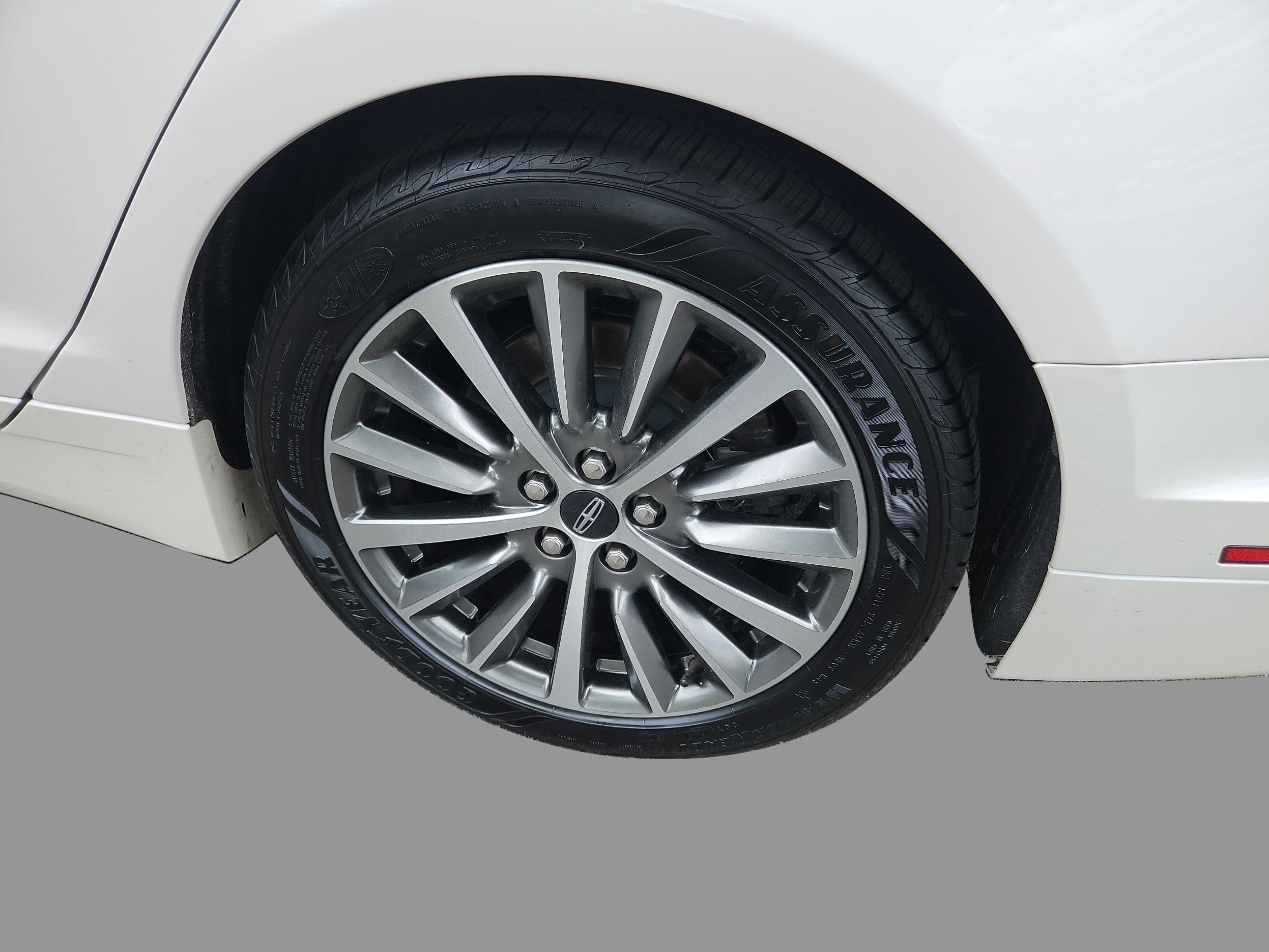 2020 Lincoln MKZ Standard photo 10