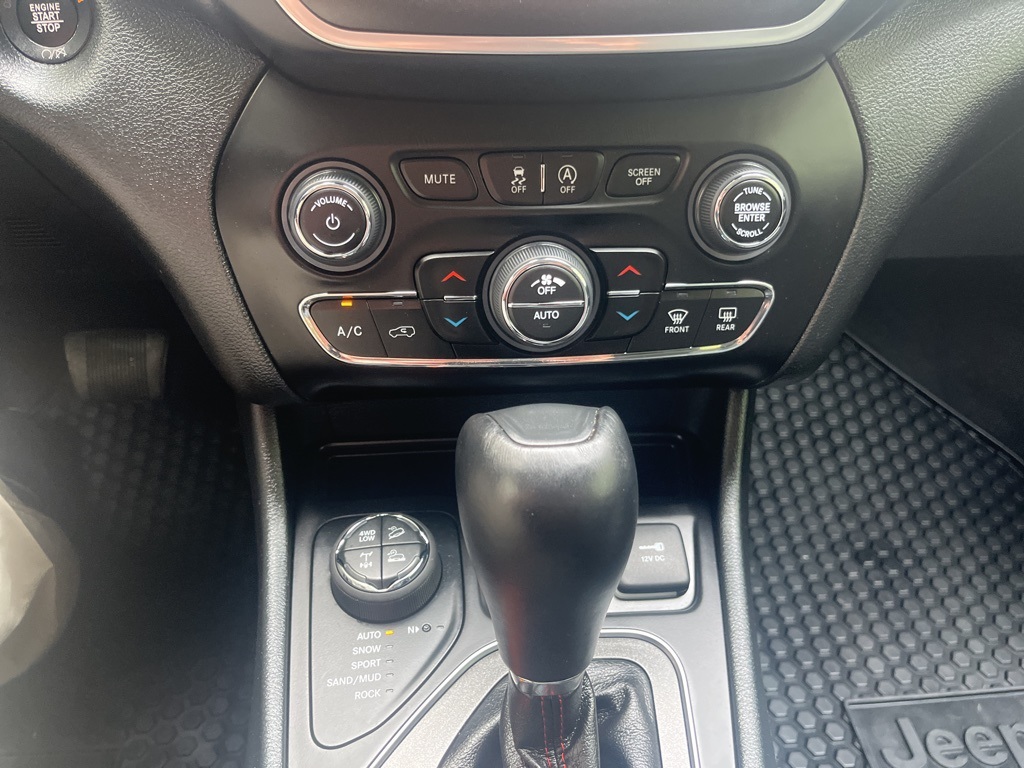 2022 Jeep Cherokee Trailhawk photo 18