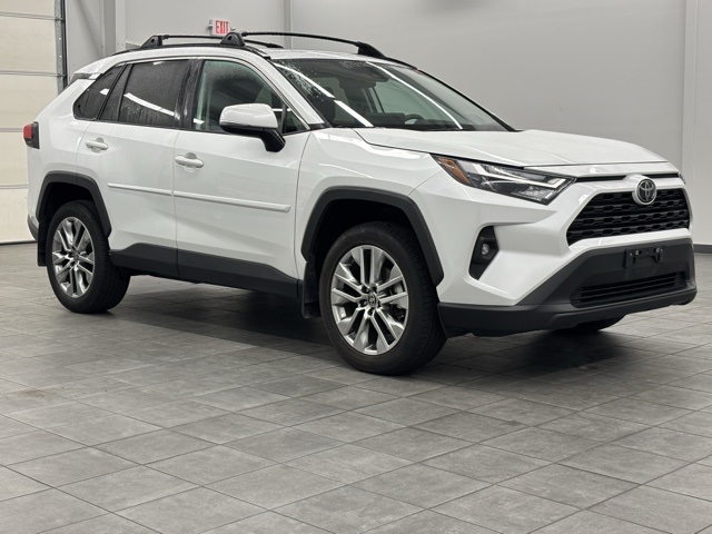 2023 Toyota RAV4 XLE Premium's photo