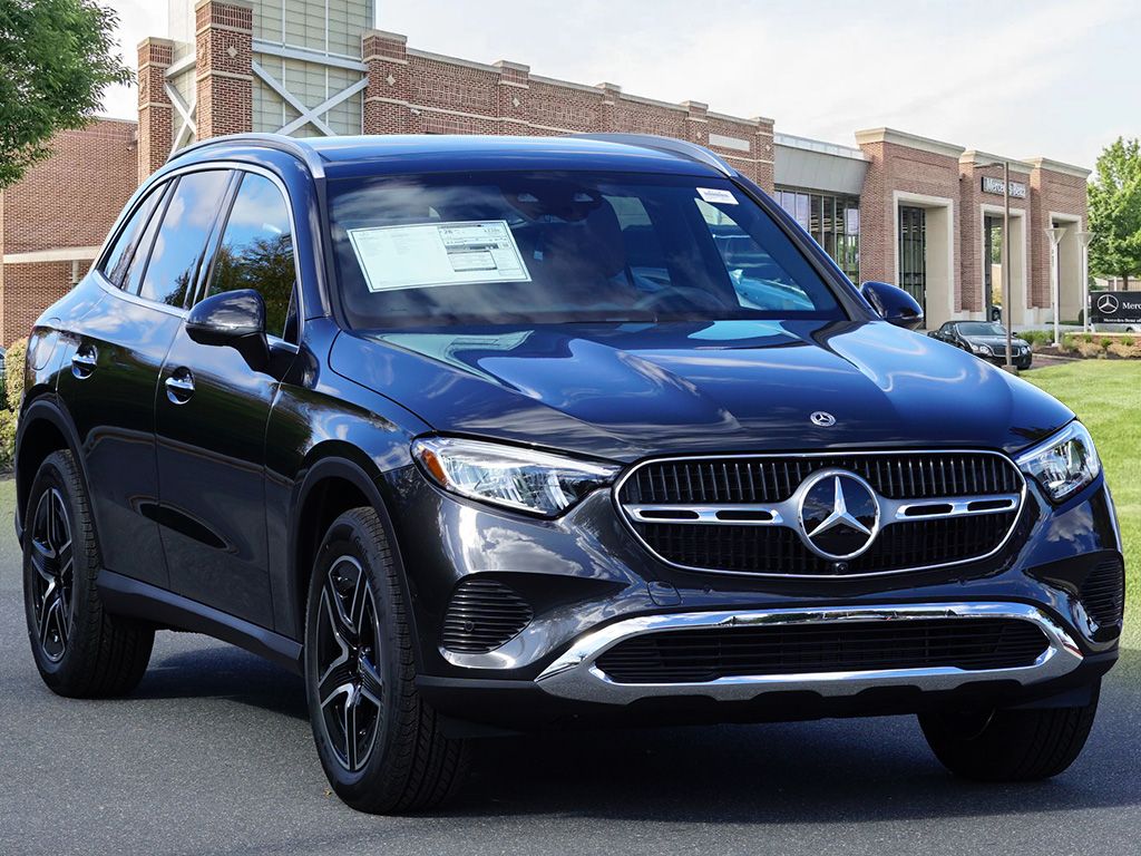 2026 Mercedes Benz GLC 300 4MATIC photo 2