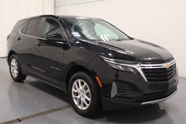 2024 Chevrolet Equinox LT photo 2