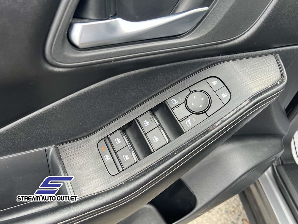 2024 Nissan Rogue SV photo 7