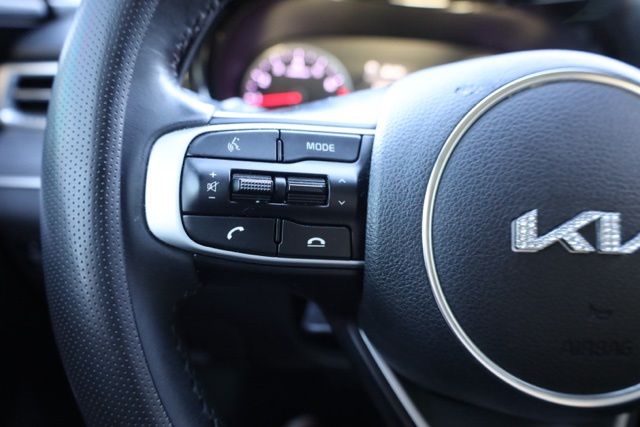 2022 Kia K5 GT-Line photo 21