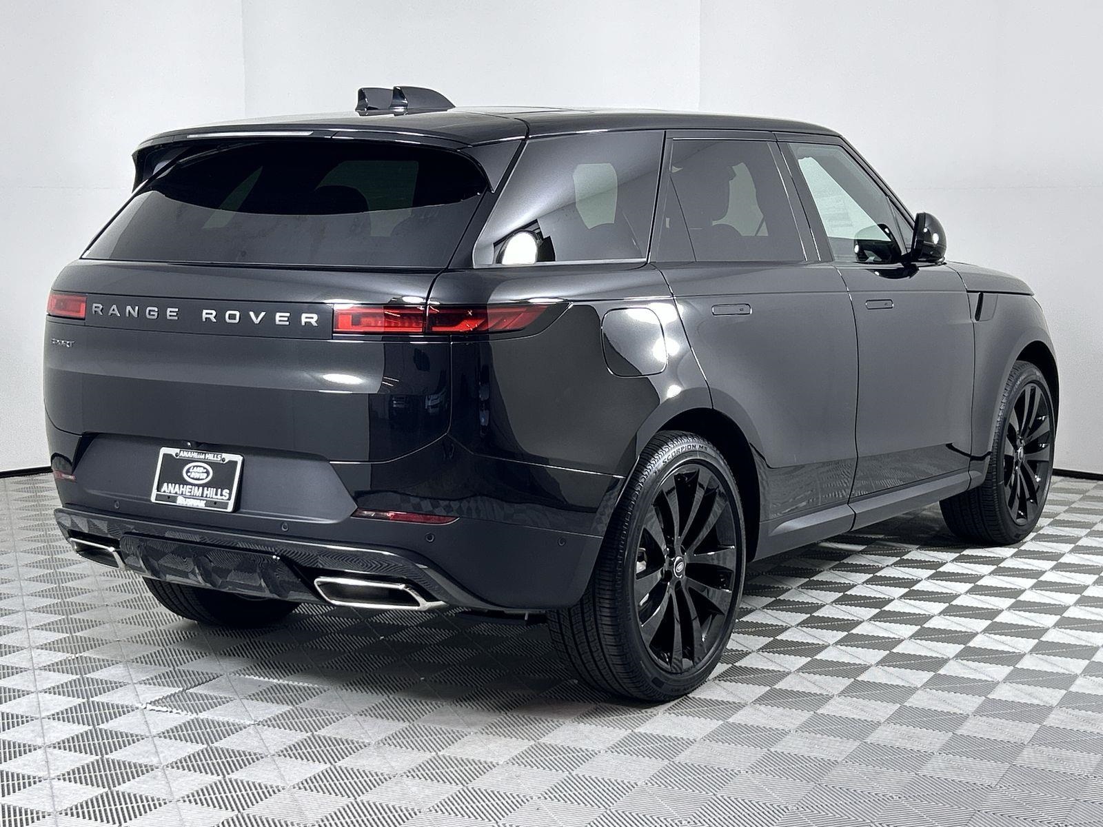 2025 Land Rover Range Rover Sport SE photo 3