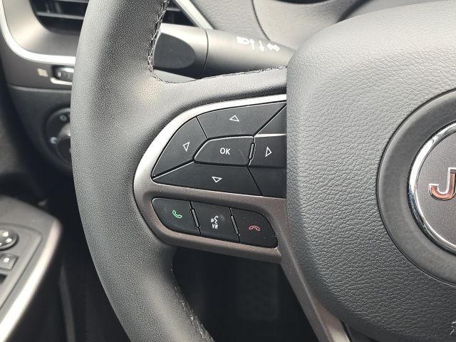 2022 Jeep Cherokee Latitude Lux photo 25