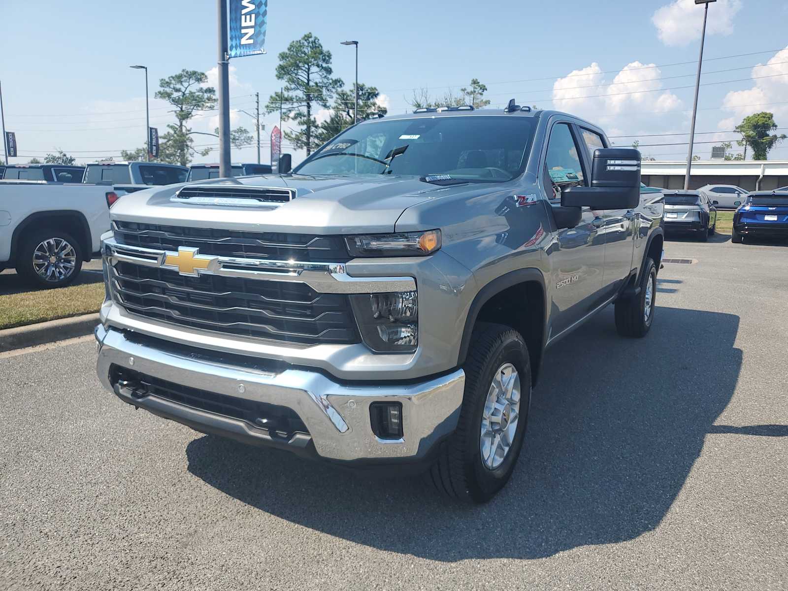 2026 Chevrolet Silverado 2500HD LT photo 2