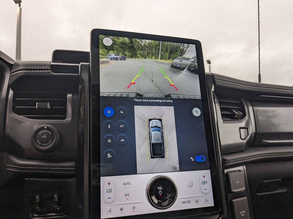 2025 Ford F-150 Lightning Platinum photo 23