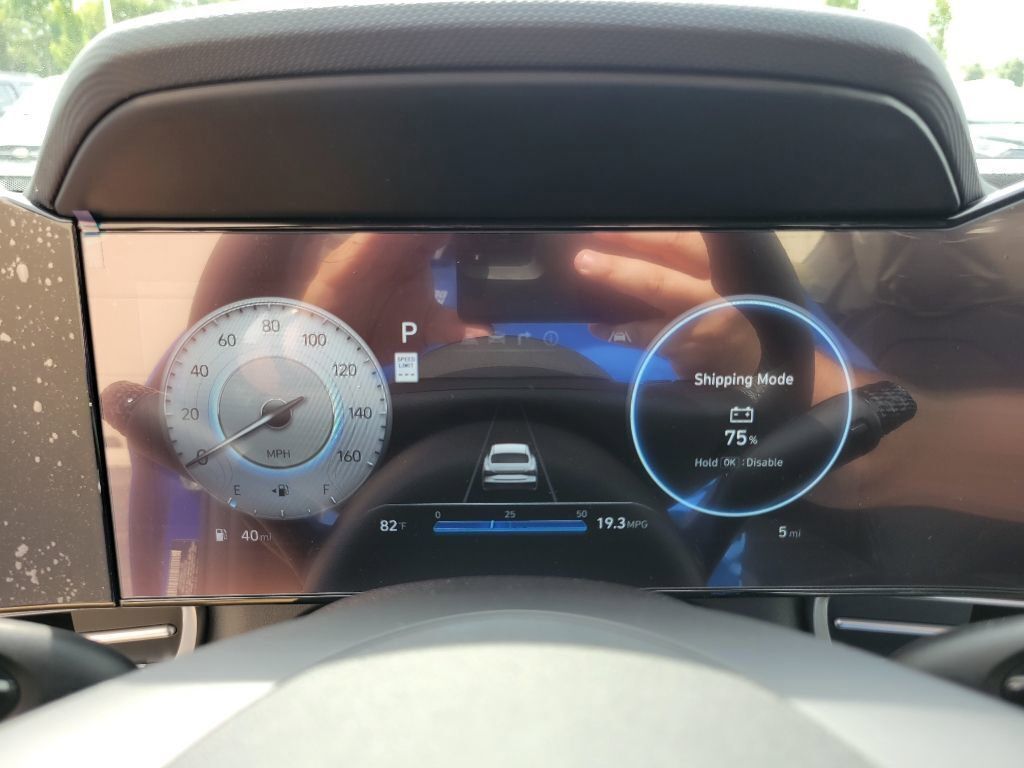 2024 Hyundai Elantra Limited photo 16