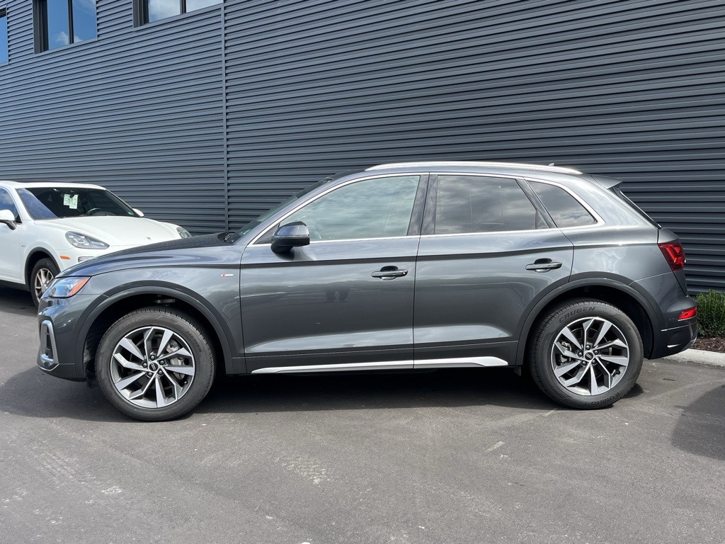 2024 Audi Q5 45 S line Premium Plus photo 2