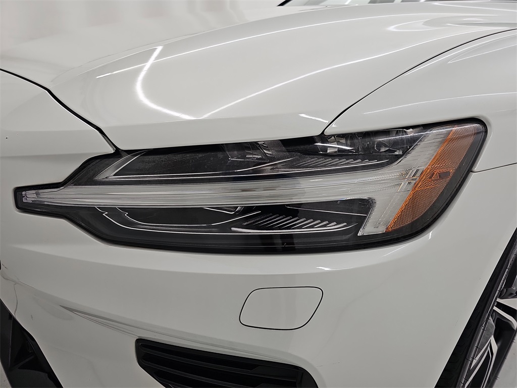 2022 Volvo S60 Recharge T8 R-Design Expression photo 37