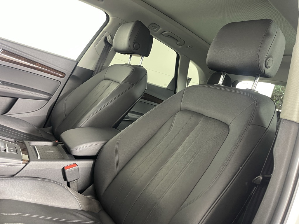 2020 Audi Q5 45 Premium Plus photo 5