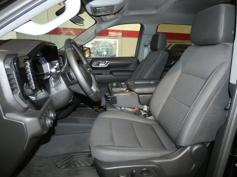2023 Chevrolet Silverado 1500 RST photo 8