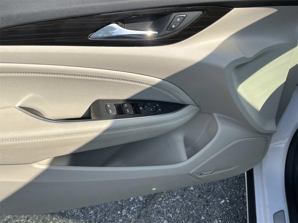 2018 Buick Regal Essence photo 12