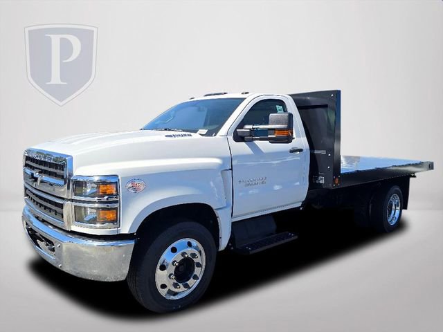 2024 Chevrolet Silverado 5500HD Work Truck photo 2