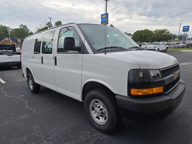 2025 Chevrolet Express Cargo 2500 photo 2