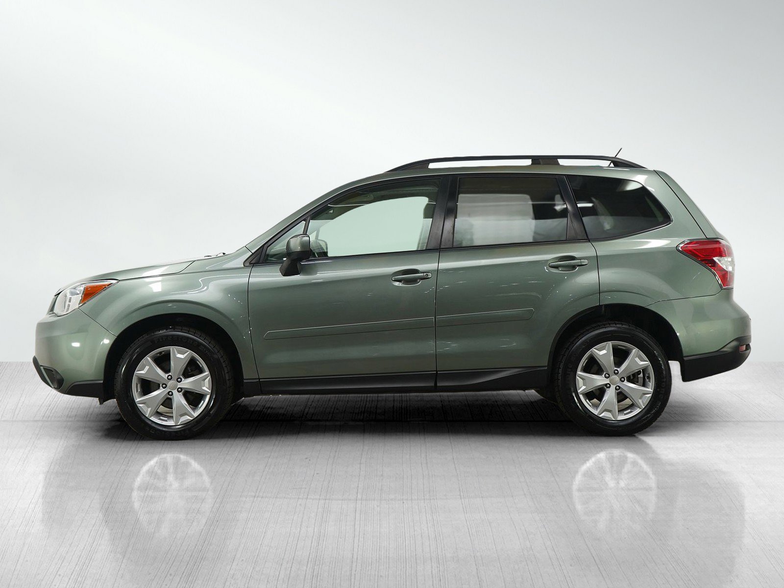 Used 2014 Subaru Forester i Premium with VIN JF2SJAEC7EH531172 for sale in Burnsville, Minnesota