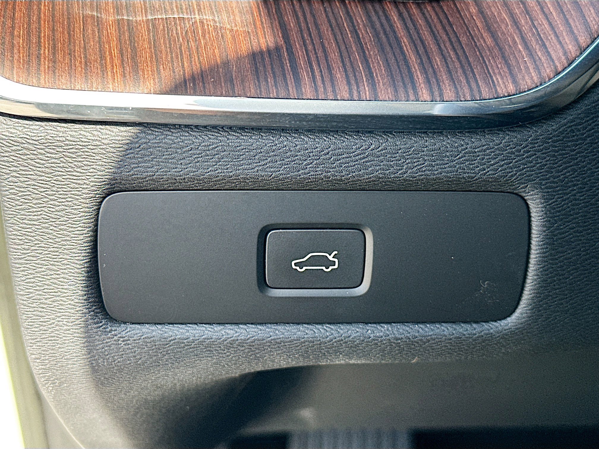 2023 Volvo XC60 Plus photo 10