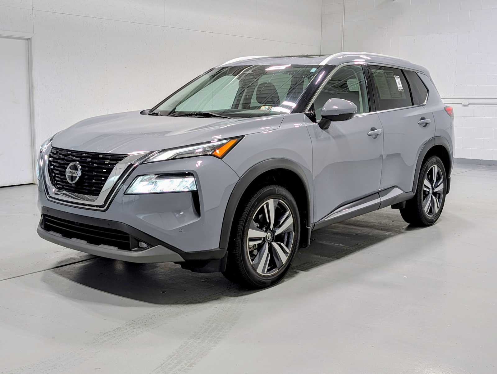 2021 Nissan Rogue SL's photo