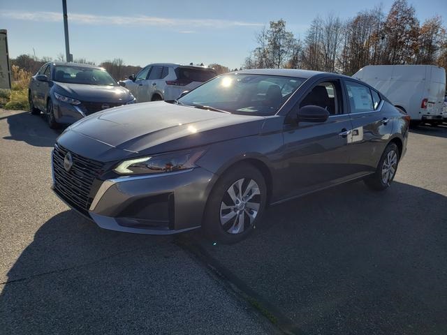 2025 Nissan Altima S photo 3