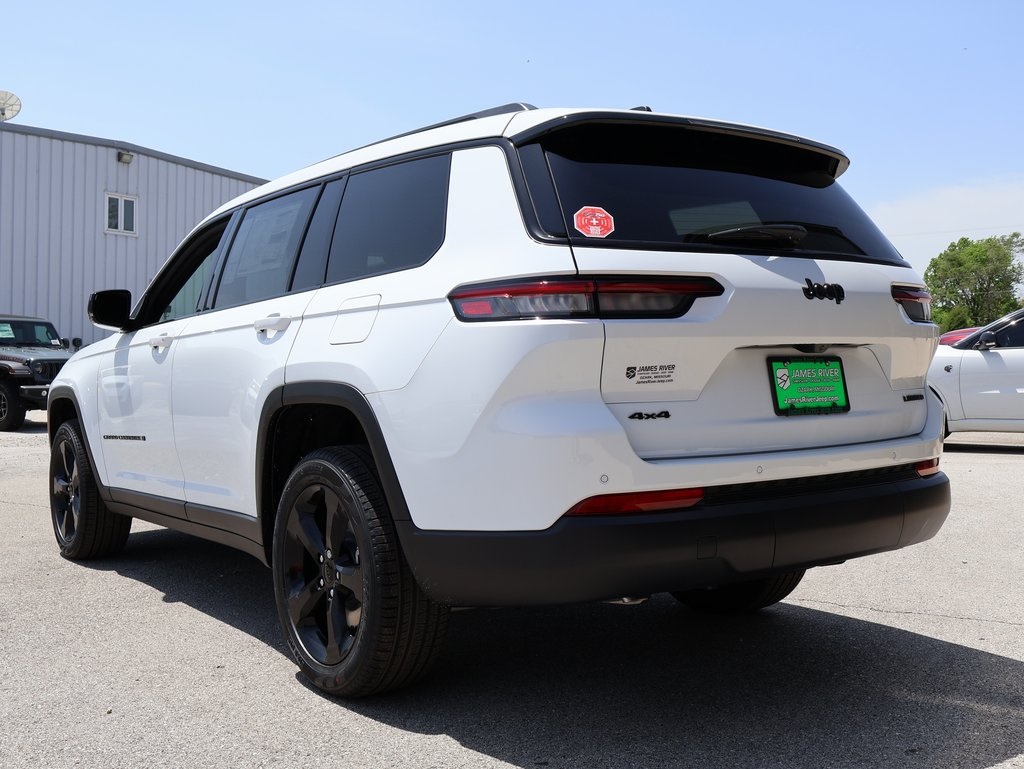 2025 Jeep Grand Cherokee Limited photo 3